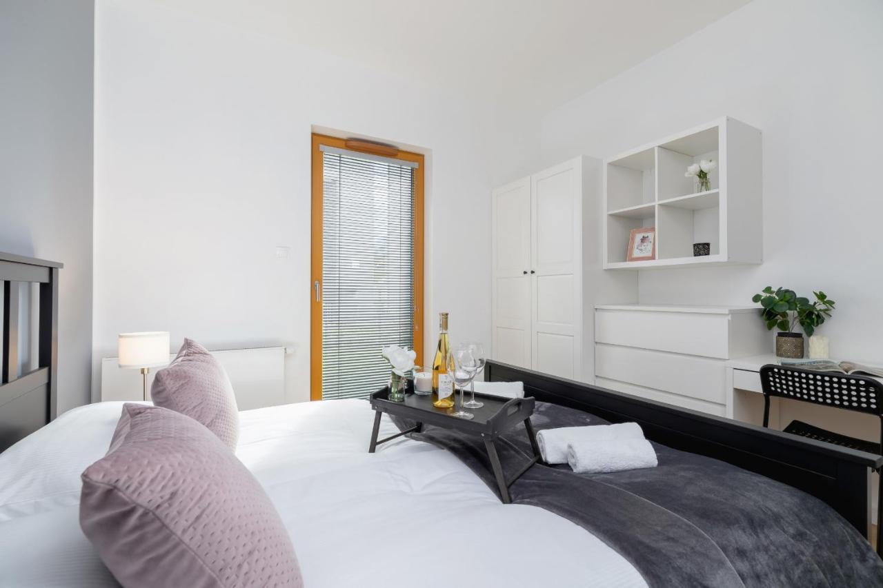 Luxurious Apartment Rakowicka Krakow By Renters Prestige Exteriör bild